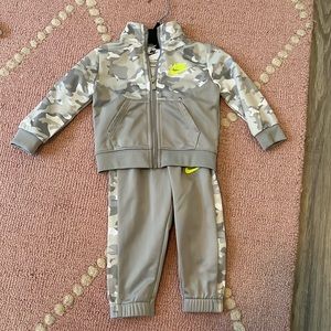 NWOT Nike track suit for 1 year old